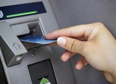 78% người dân ở đô thị nhận chế độ bảo hiểm xã hội, trợ cấp thất nghiệp qua thẻ ATM